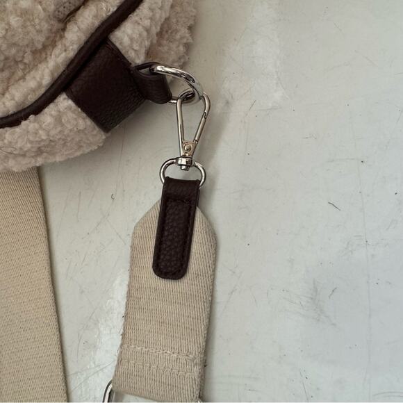 Laundry by Shelli Segal Cream Sherpa Fanny Pack Belt Bag - Picture 4 of 11